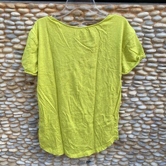 Volcom Yellow/Green Logo Graphic Cropped T-Shirt. Size Medium. VGUC! - Picture 2 of 3